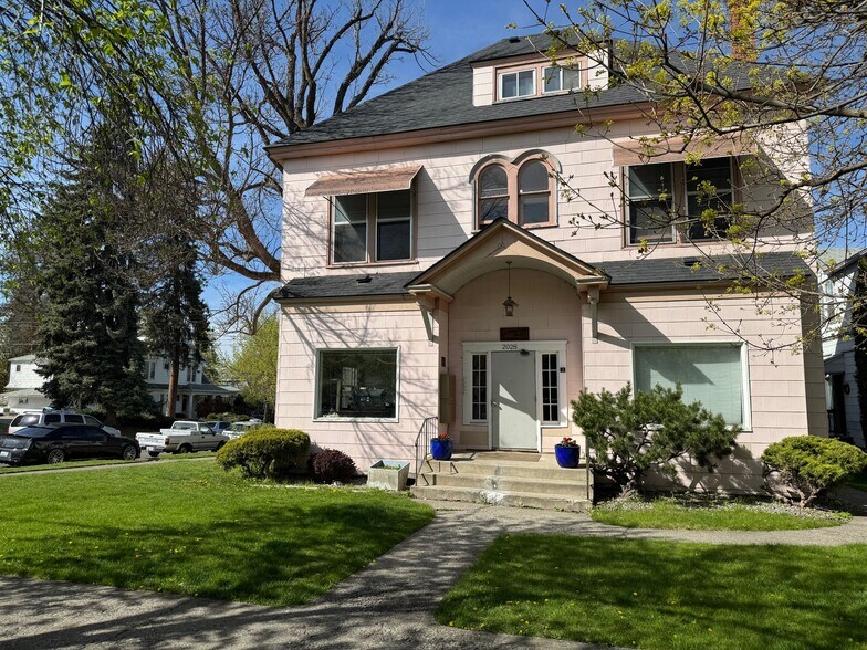 Building Photo - 2028 W Pacific Ave