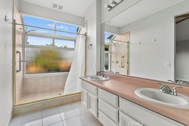 Building Photo - 28645 Via Pasatiempo