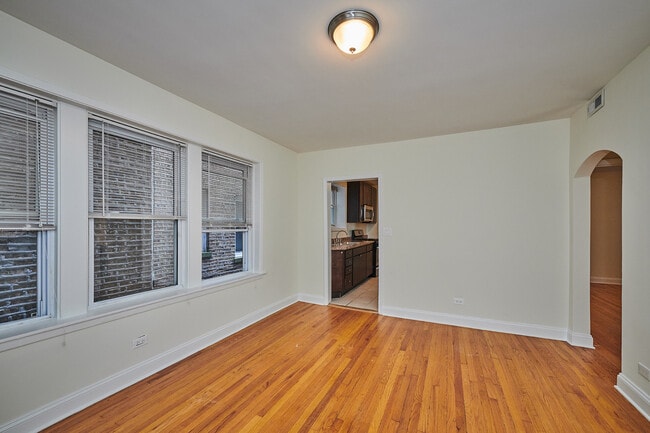 Building Photo - 6330 N Rockwell St