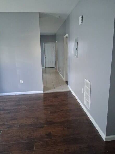 Building Photo - 82 2nd St
