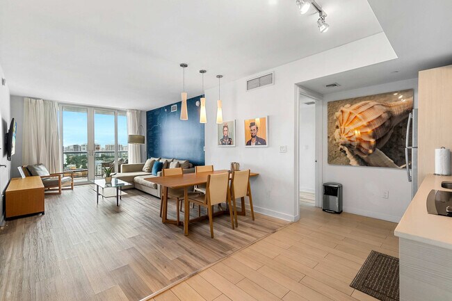 Building Photo - 2602 Hallandale Beach Blvd