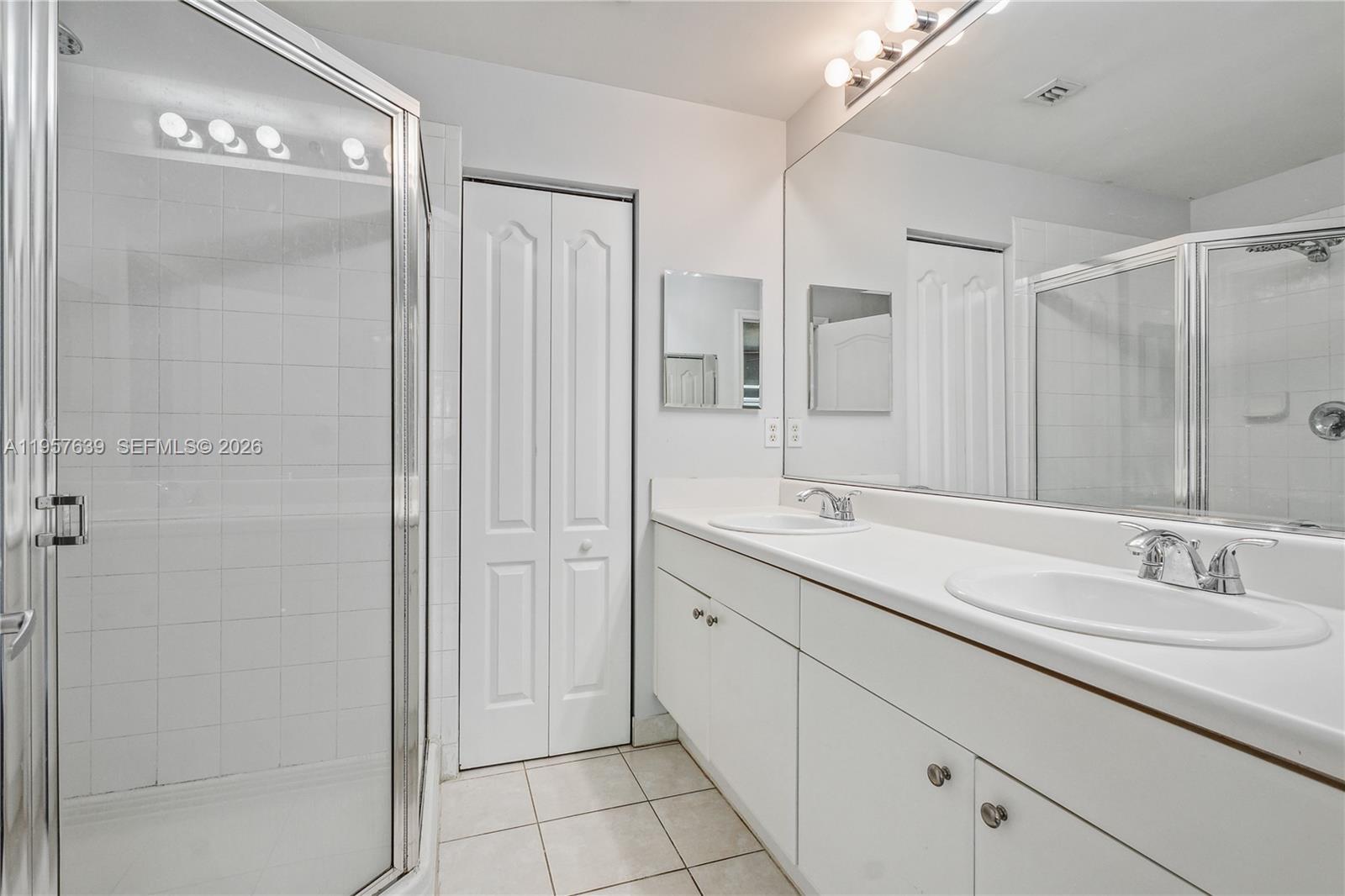 Building Photo - 5758 NW 48th Ave