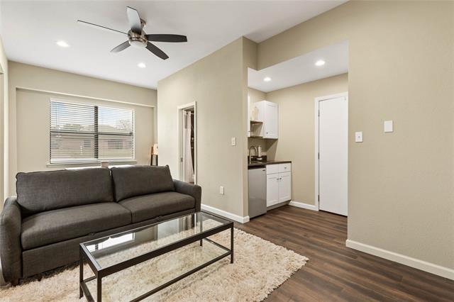 Building Photo - 301 Granada Calle St