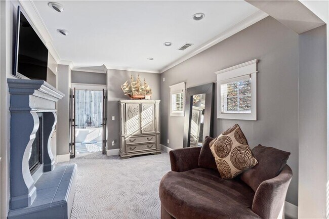 Building Photo - 2125 Cooper Lake Dr SE