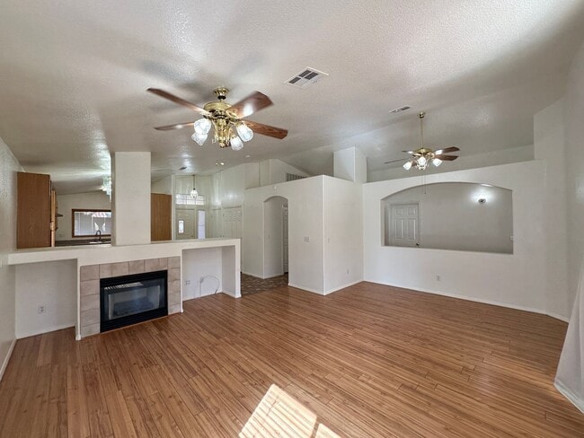 Building Photo - Buffalo & Lake Mead