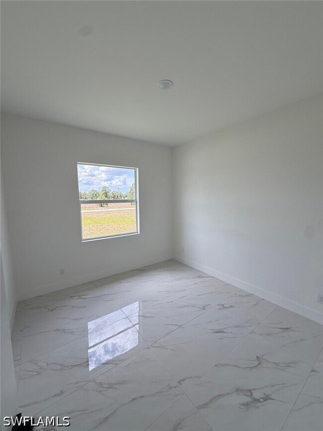 Building Photo - 1089 Eisenhower Blvd