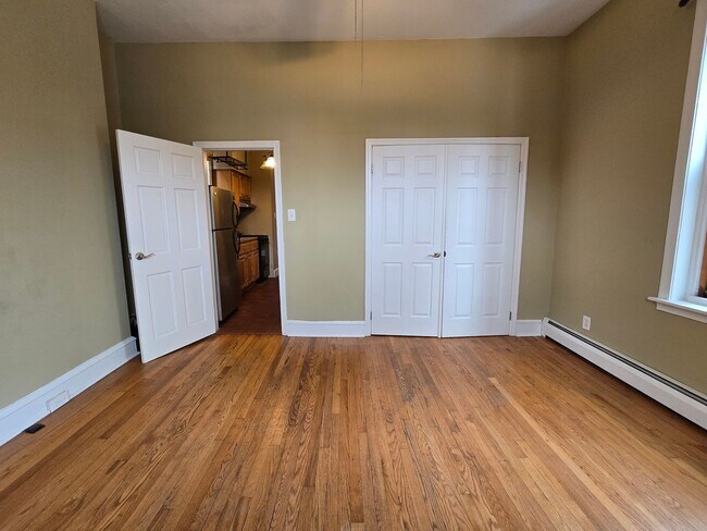 Building Photo - 313 N 34th St