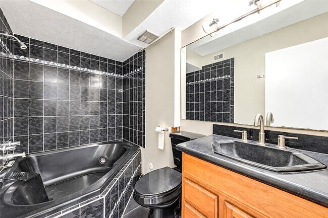Building Photo - 6606 De Moss Dr