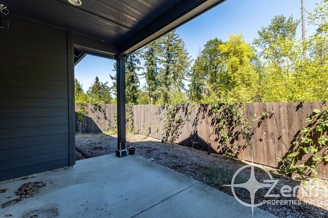 Building Photo - 11231 NE 137th Ave