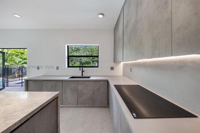 Building Photo - 12790 SW 91 Ave