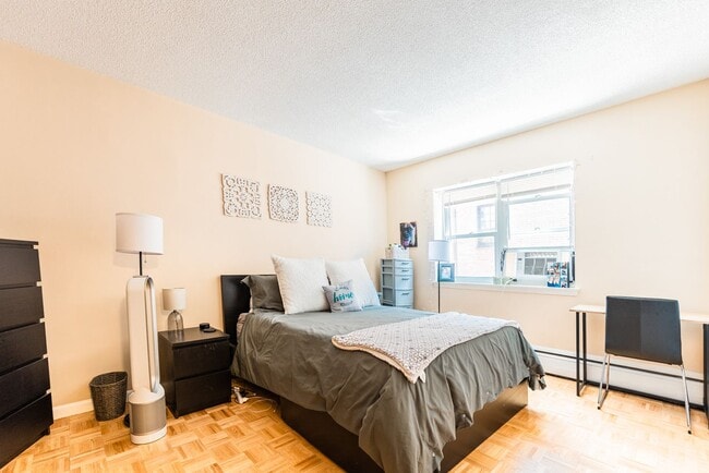 Building Photo - BROOKLINE 1 BED AVAILABLE FOR AN AUGUST 1ST MOVE-IN
