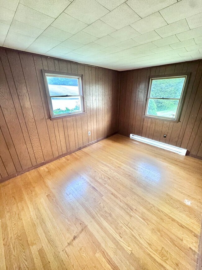 Building Photo - THREE BEDROOM RANCH HOME IN PARKLAND SCHOOL DISTRICT