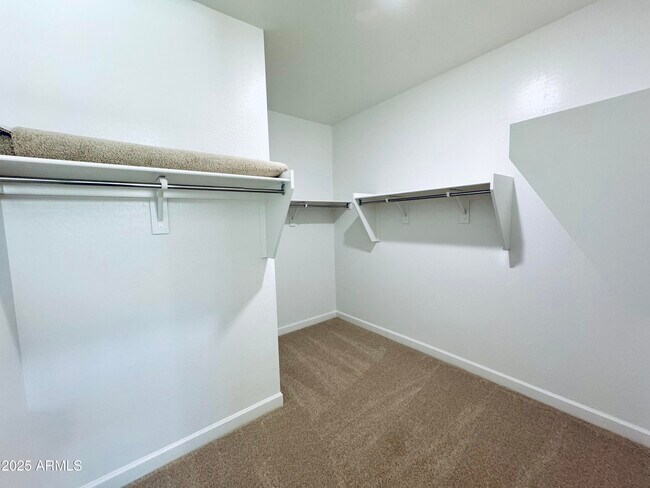 Building Photo - 15402 W Cottontail Ln