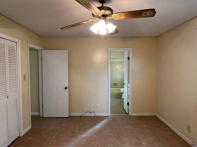 Building Photo - 3700 Dean Dr