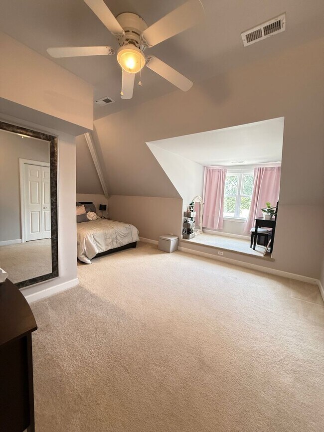 Building Photo - Kingsmill