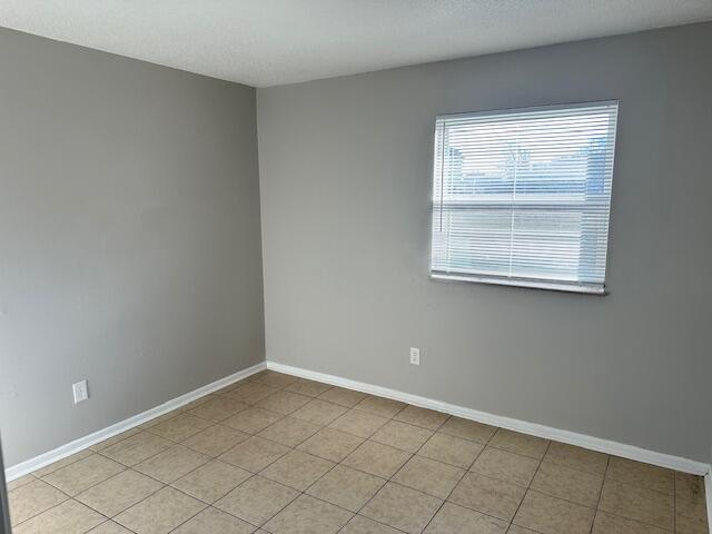 Building Photo - 2075 Clingan Dr NW