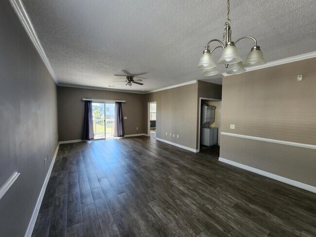 Building Photo - 302 Kiskadee Loop