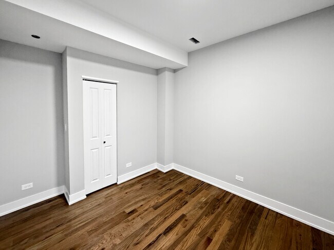 Building Photo - 2127 W 18th St