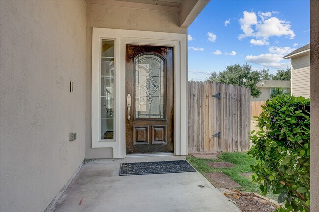 Building Photo - 10046 Hillside Bayou Dr