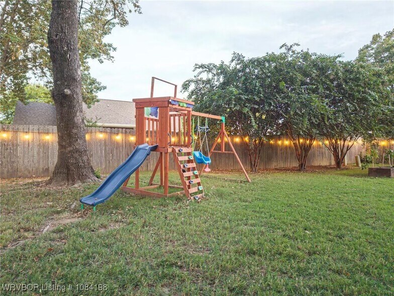 Building Photo - 3021 S 96th St