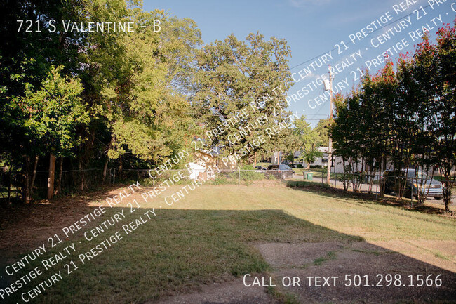 Building Photo - 721 S Valentine-B
