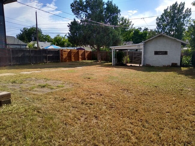 Building Photo - DU Charming 1920's Bungalow 2 Beds 1 Bath  Available Now