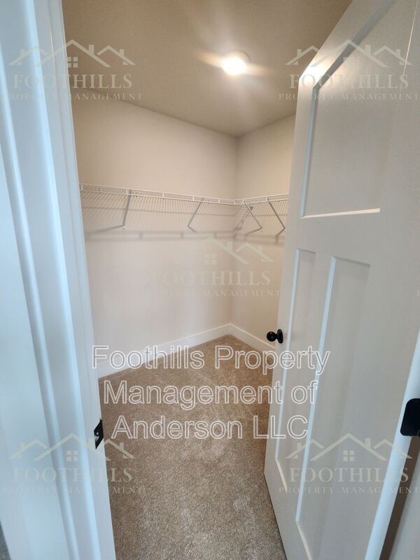 Building Photo - 253 Silo Rdg Dr