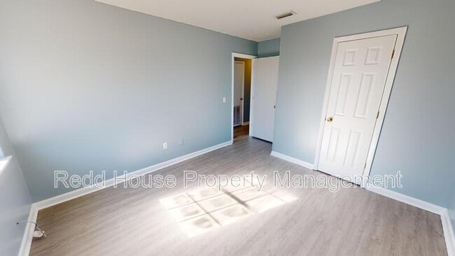 Building Photo - 125 Nann St