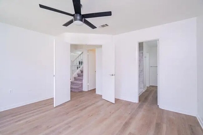 Building Photo - Stunning 3 Bedroom Home in Fort Walton Beach!