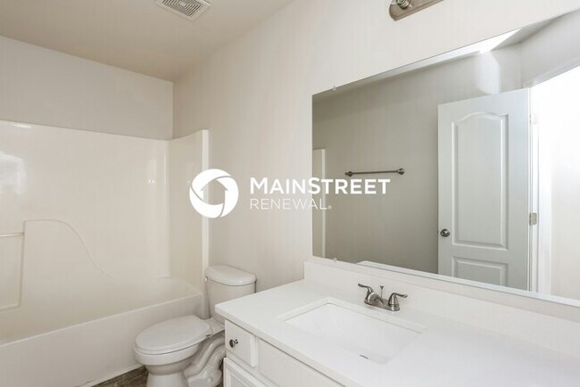 Building Photo - 3 Bedroom Pet-Friendly Home in COVINGTON, GA with Main Street Renewal