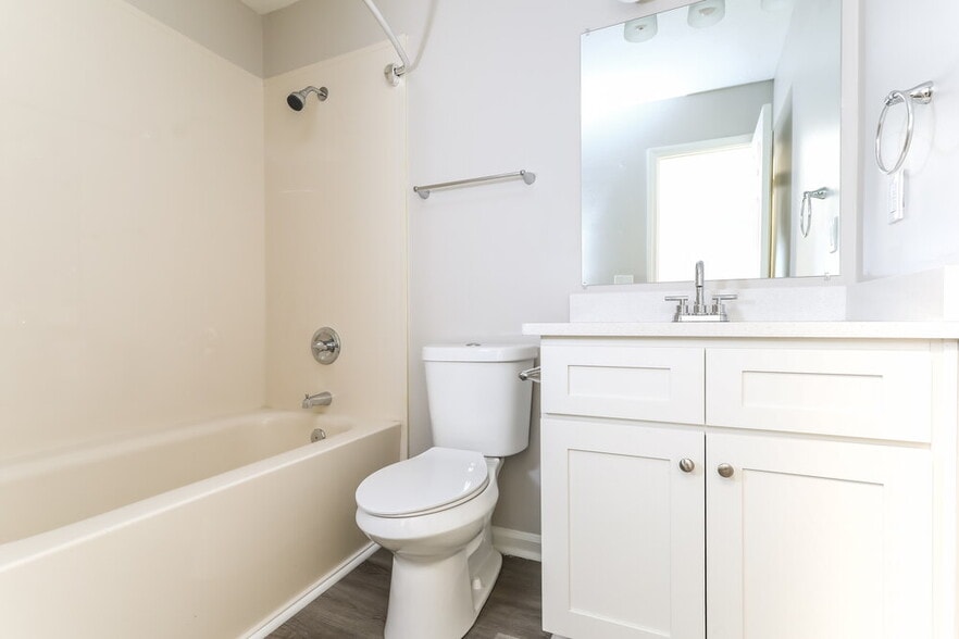 Building Photo - 2194 Cherokee Valley Cir