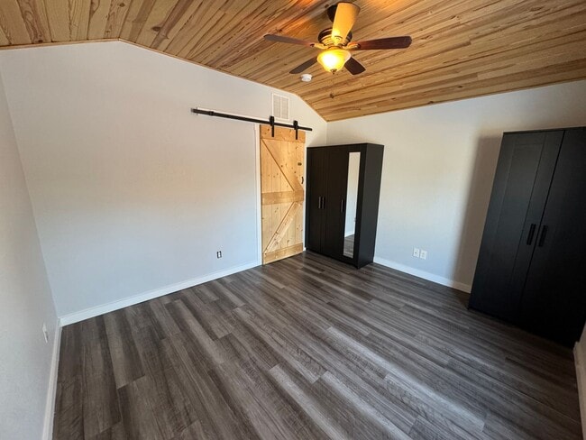 Building Photo - 1 Bedroom/1 Bathroom Tiny Home in Sulphur Rock