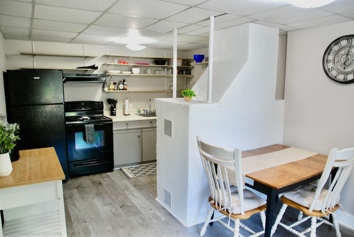 Building Photo - 285 East Side