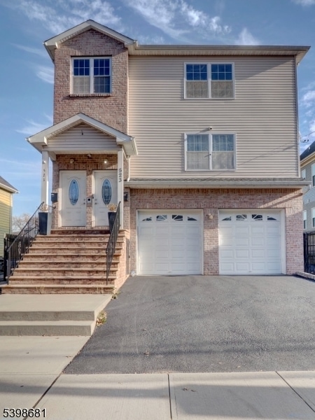 Building Photo - 521 Walnut St