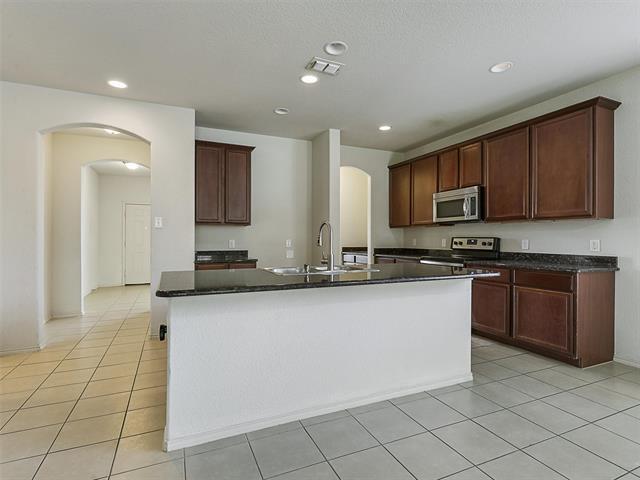 Building Photo - 5105 Marina Dr