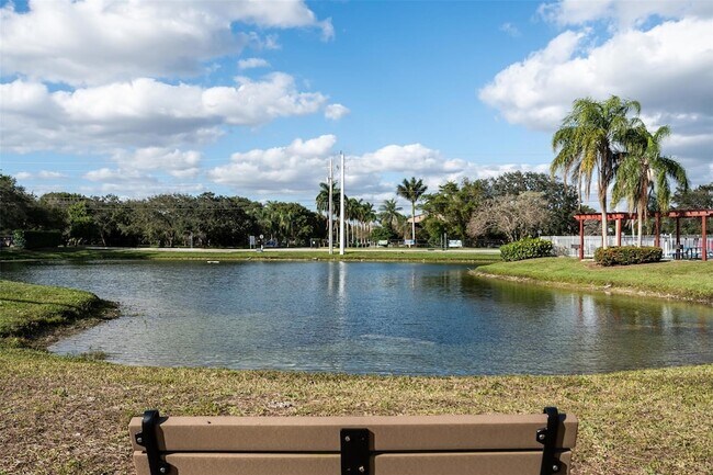 Building Photo - 731 Vista Isles Dr