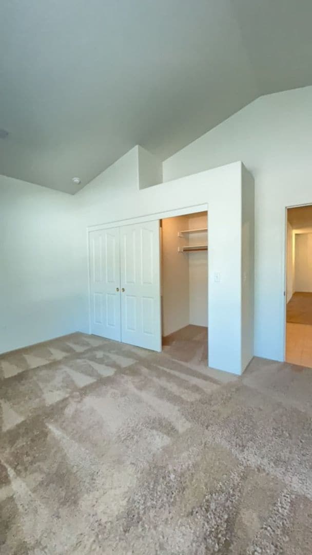 Building Photo - 3 Bedroom 2 Bath Downstairs Apartment