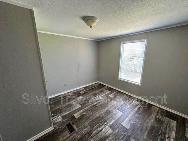 Building Photo - 266 Lark Meadow Dr