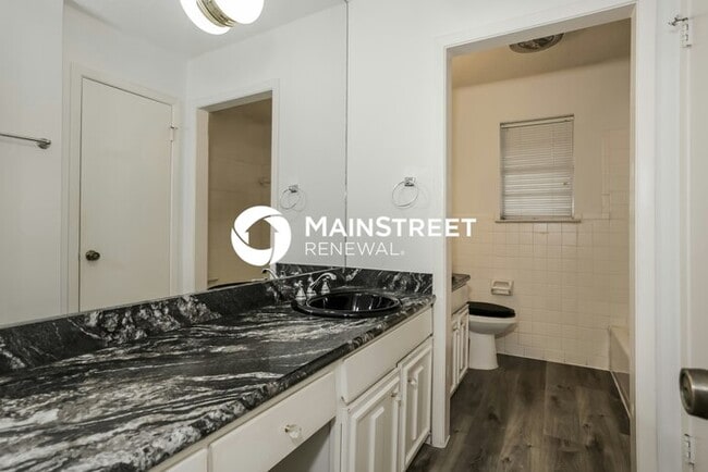 Building Photo - 3 Bedroom Pet-Friendly Home in FORT WORTH, TX with Main Street Renewal