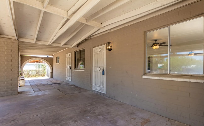 Building Photo - 4319 S 15th Ave