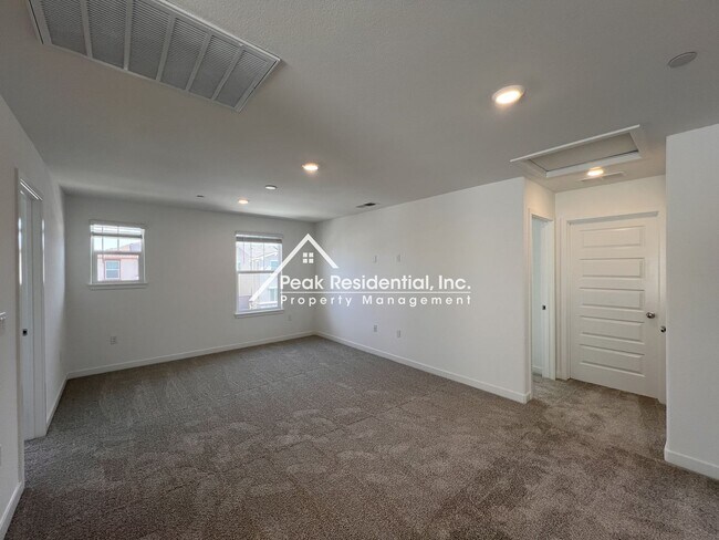 Building Photo - 12632 Hereford Ave