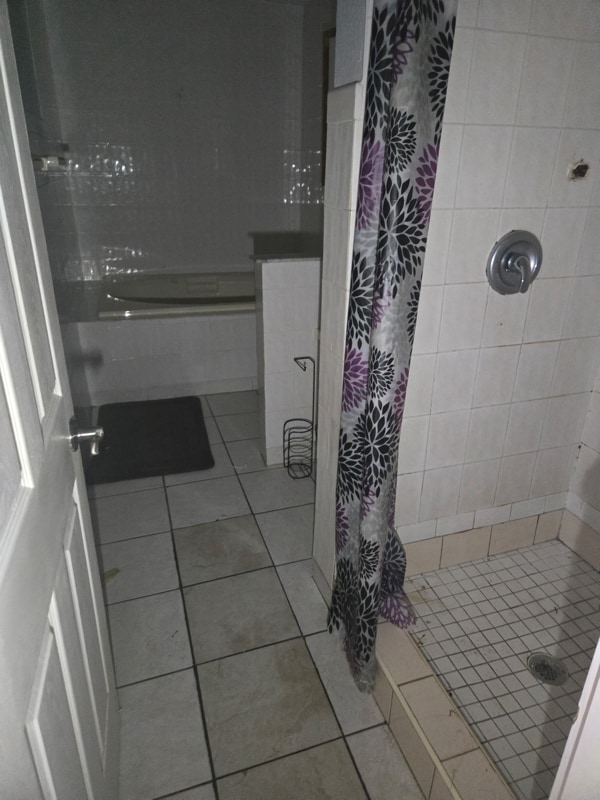 Building Photo - 1325 Drew St