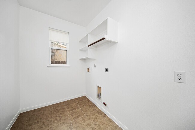 Building Photo - 4663 Rockton Hills Ln