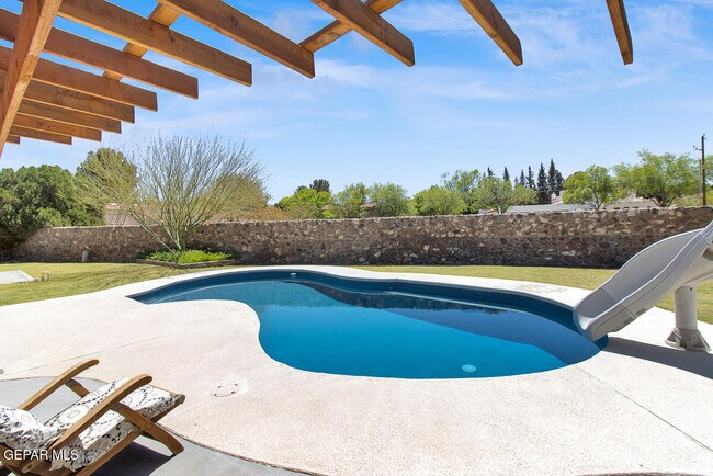 Building Photo - 779 Clay Ct