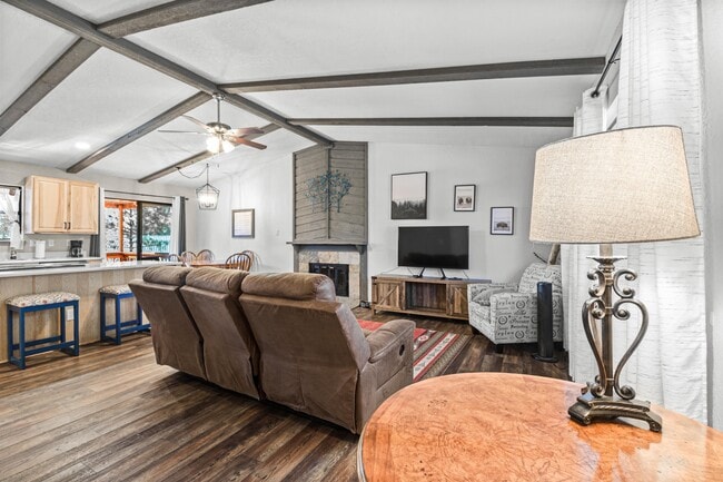 Building Photo - 103 Racquet Pl