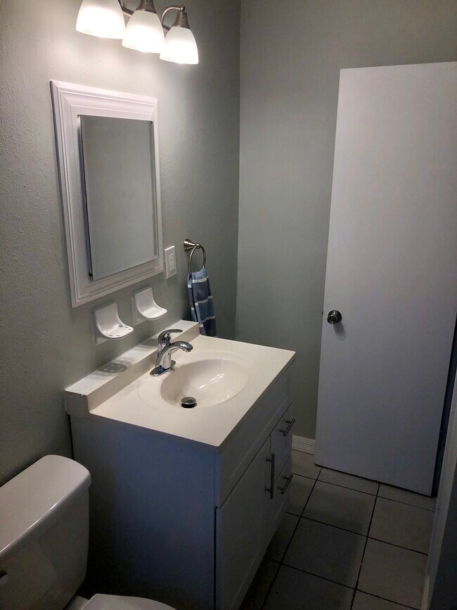 Building Photo - 9803 N Aster Ave