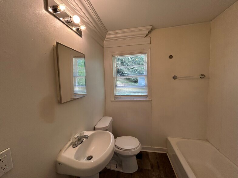 Building Photo - 4236 39th Ave N