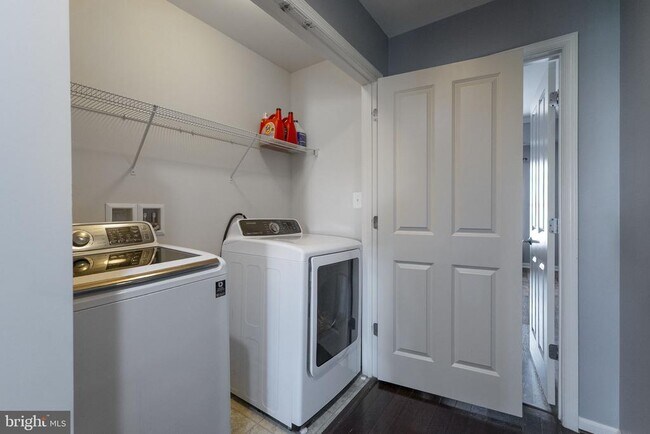 Building Photo - 14058 Wellspring Ave