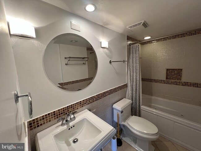 Building Photo - 1245 13th St NW