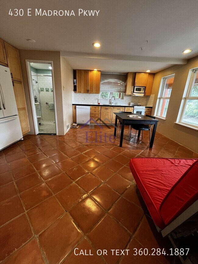 Building Photo - 430 E Madrona Pkwy